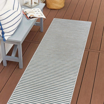 Damon Classic Coastal Pinstripe Reversible Machine-Washable Indoor/Outdoor Area Rug
